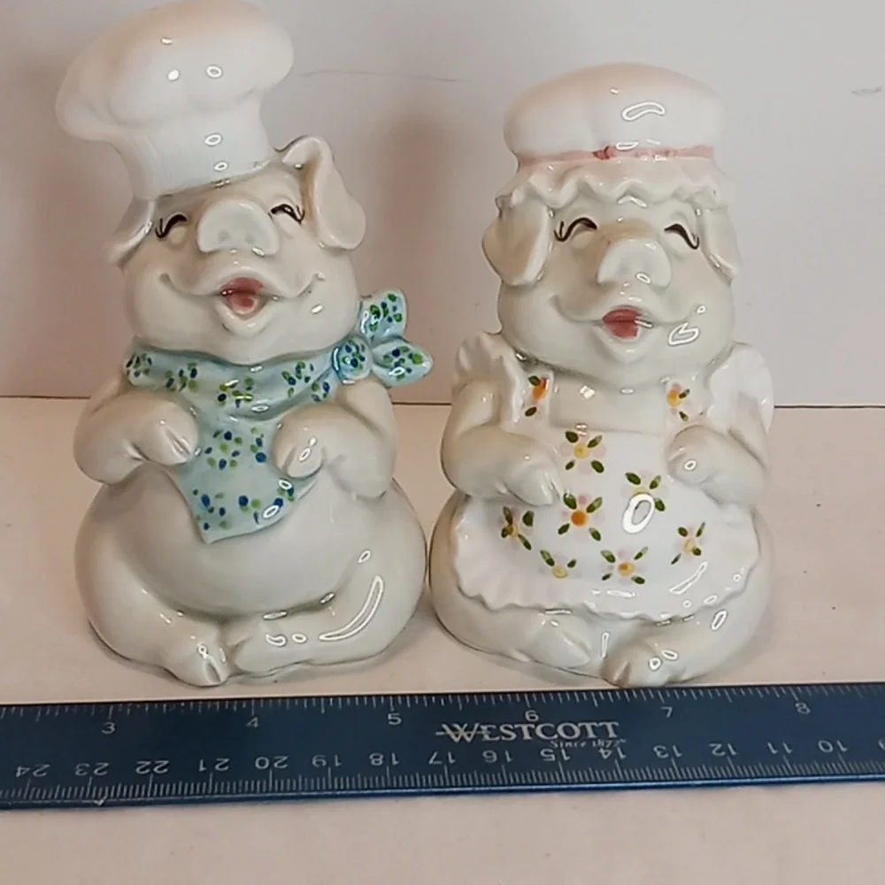 3 Piece Bundle Vintage Fritz And Floyd Laughing Pig Basket & Salt And Pepper Set